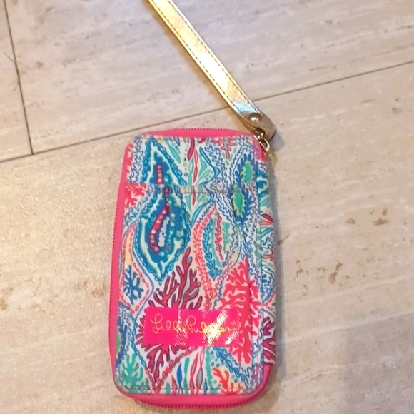 Lilly Pulitzer Handbags - Lilly Pulitzer ID/Card holder Zipper Wristlet